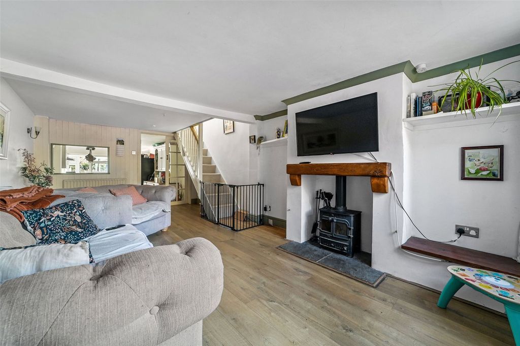 Property photo 3 of 17 Picture No. 02