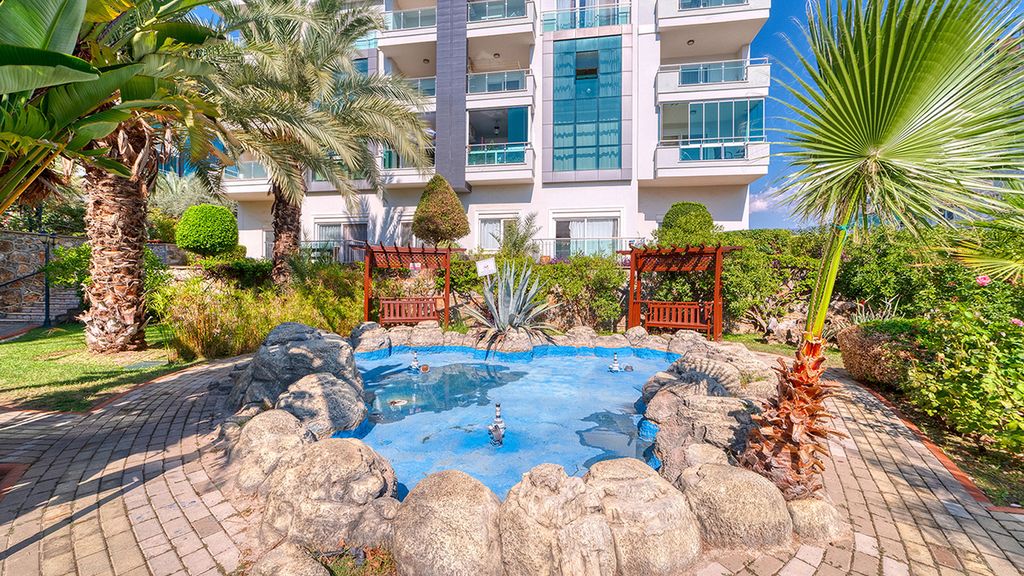 Property photo 2 of 47