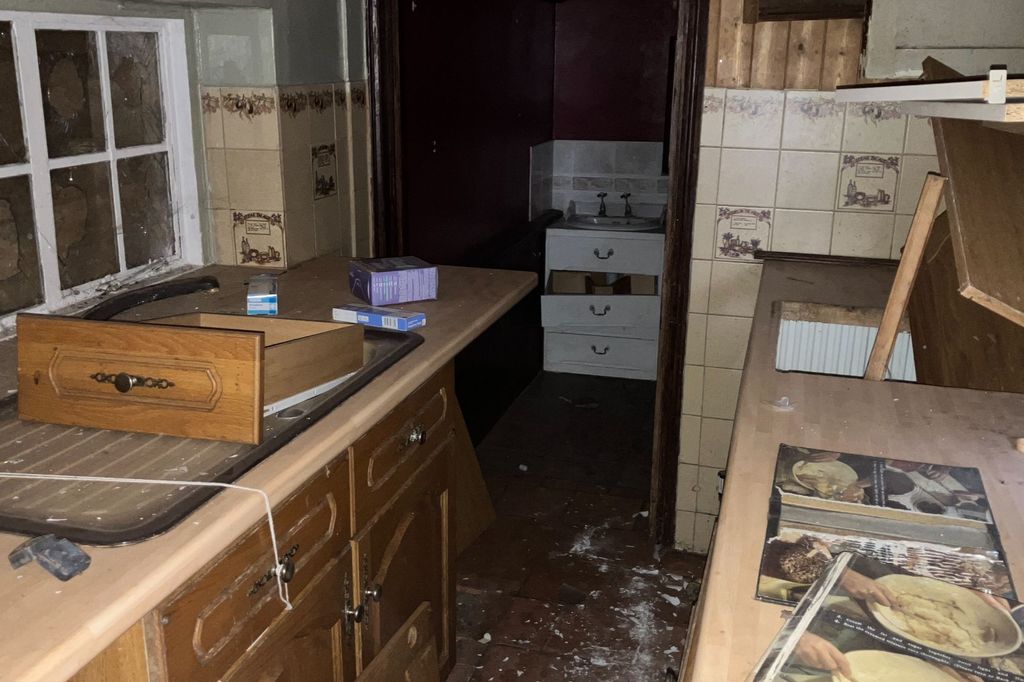 Property photo 3 of 19 Blandford Cottage South, Vale Croft Woods, Shoe Lane, Farnborough, Hampshire, Gu11 2He