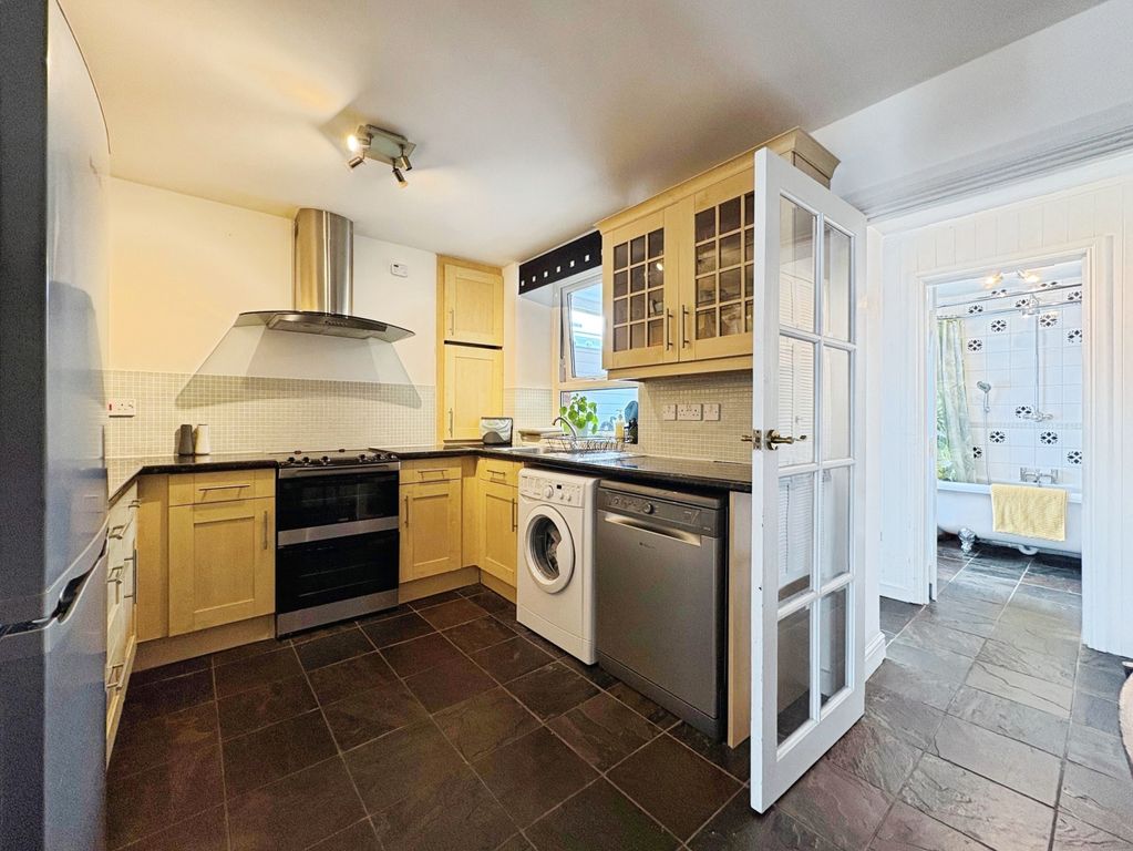 Property photo 3 of 24 5c336487-17