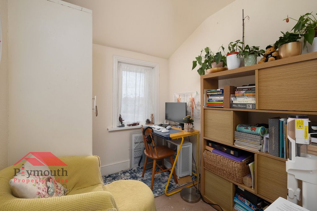 Property photo 3 of 18