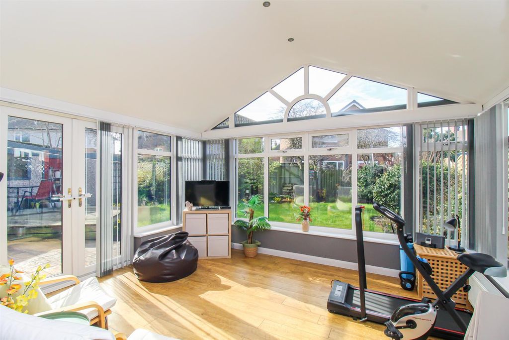Property photo 3 of 15 Conservatory