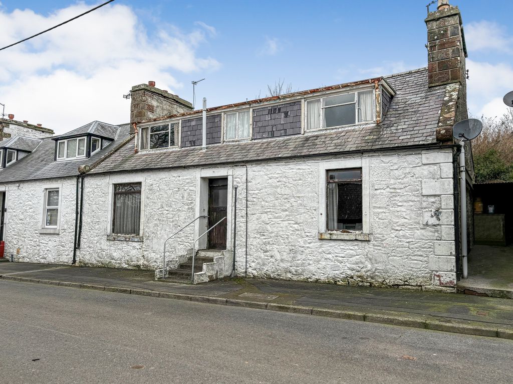 Property photo 1 of 8 Front 