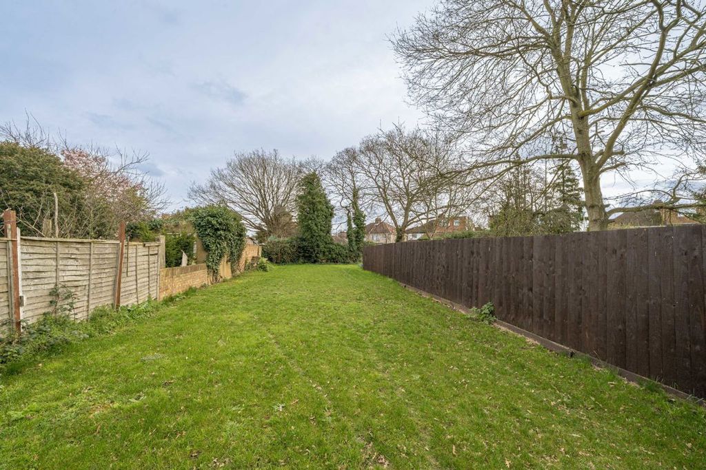 Additional image 8 of 3 bed property for saleHarlington Road East, Feltham TW13
