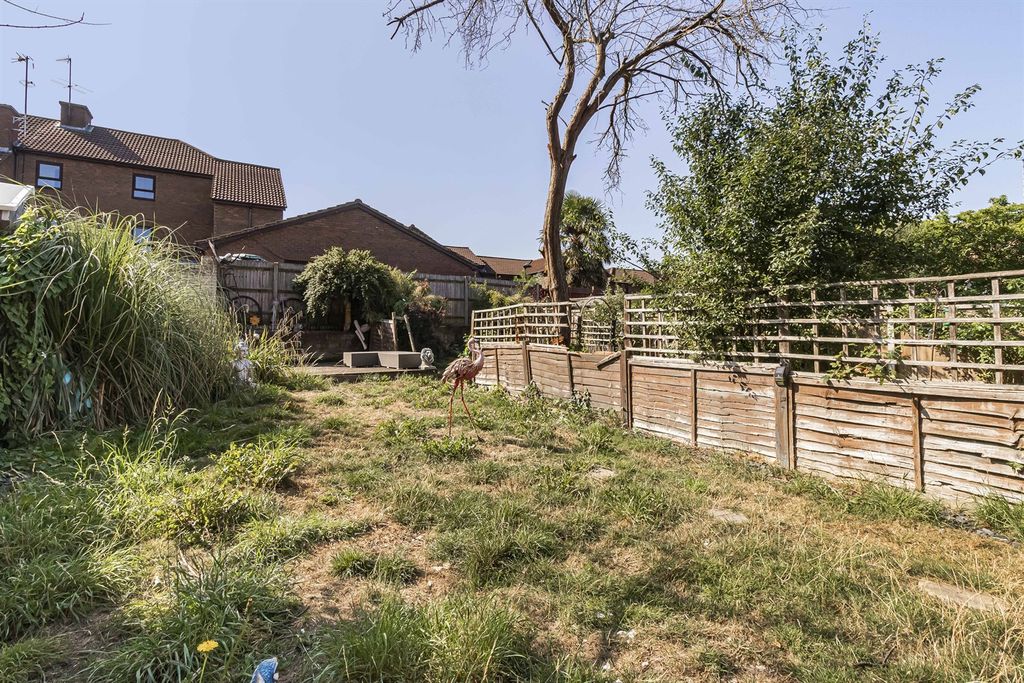 Property photo 2 of 14 (Main)