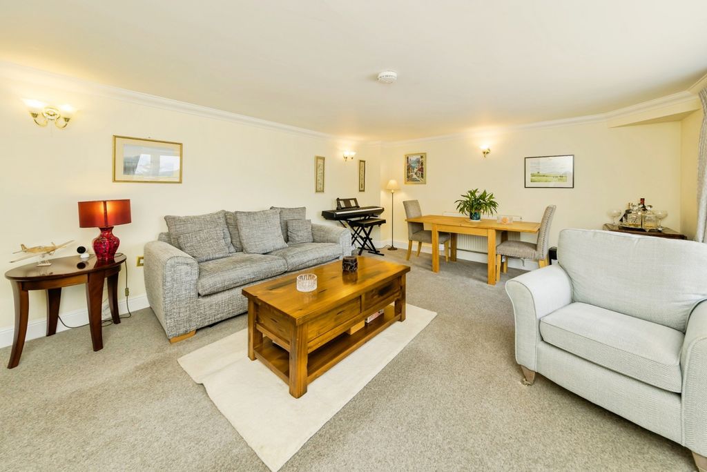 Property photo 2 of 20 Pbox-Img.Jpg