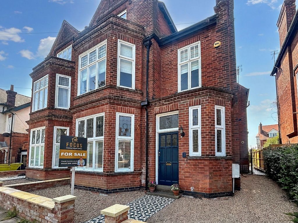 Property photo 1 of 39