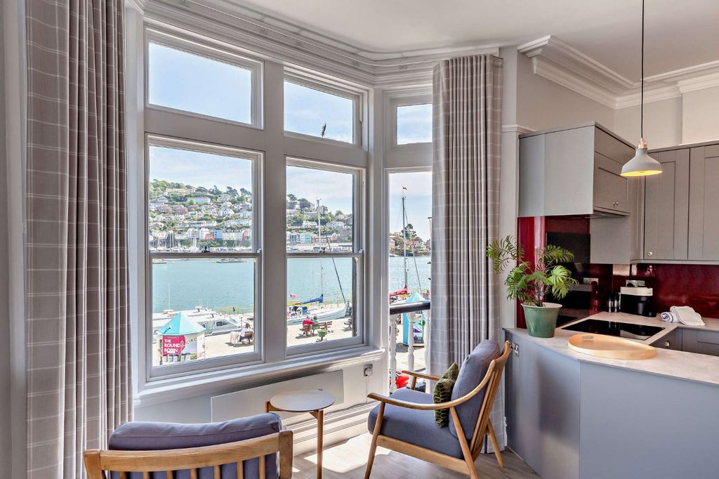 Property photo 1 of 12 Views