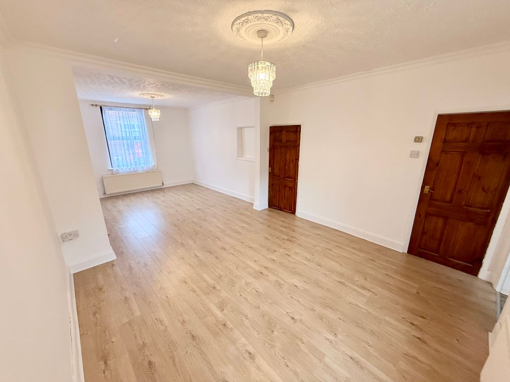 Property photo 3 of 20 Image