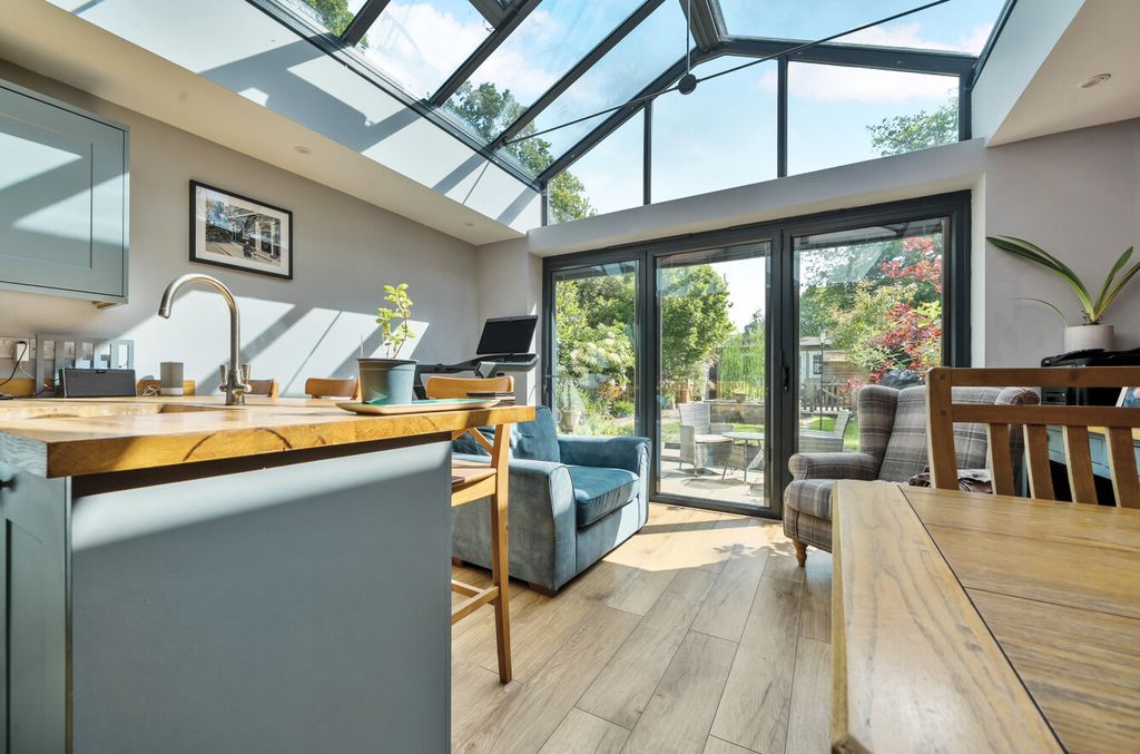 Property photo 3 of 22 1296551-683041Feb...