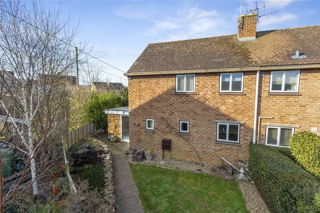 Property photo 1 of 10 36 Sandscroft Avenue
