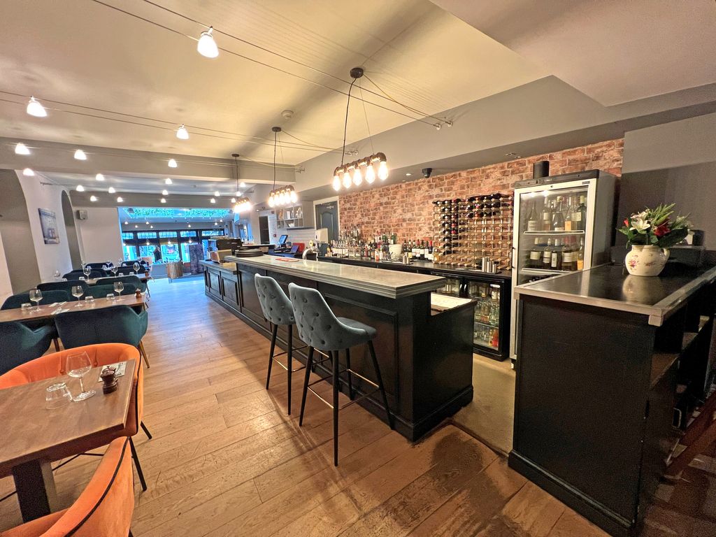 Property photo 2 of 8