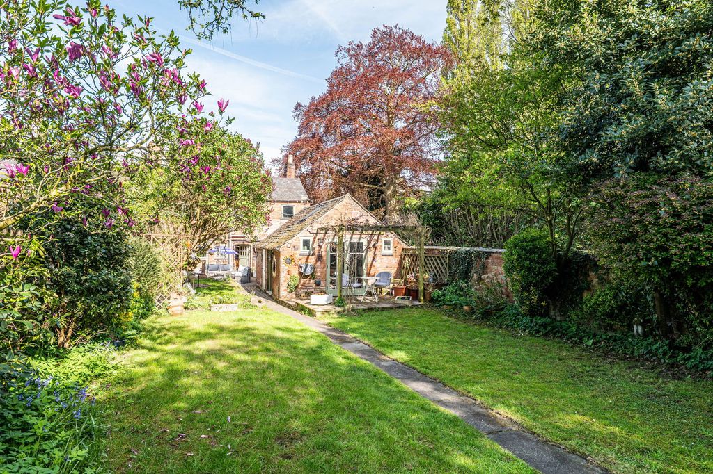 Property photo 2 of 48