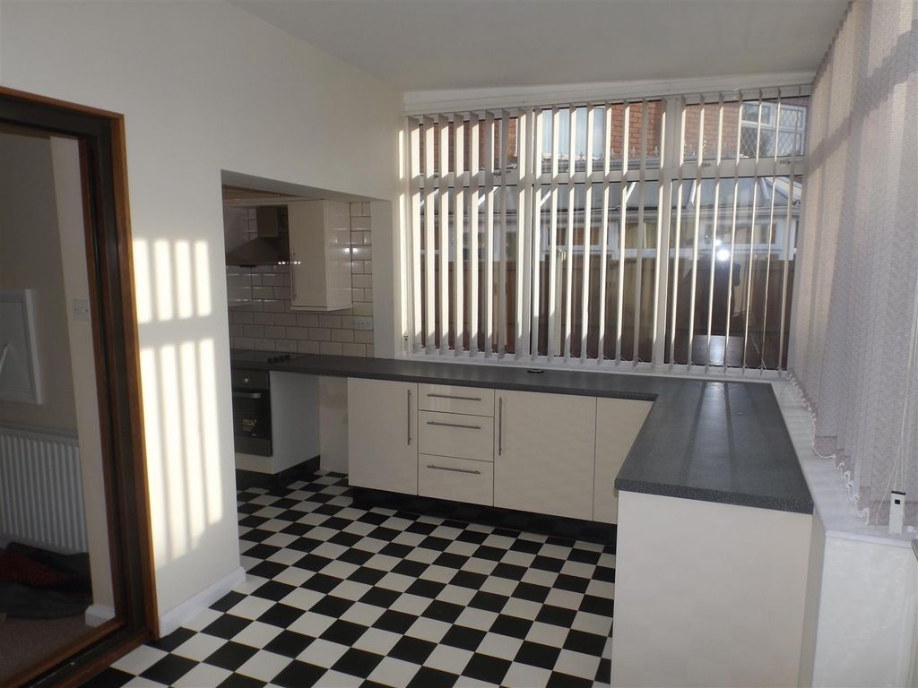 Property photo 2 of 14