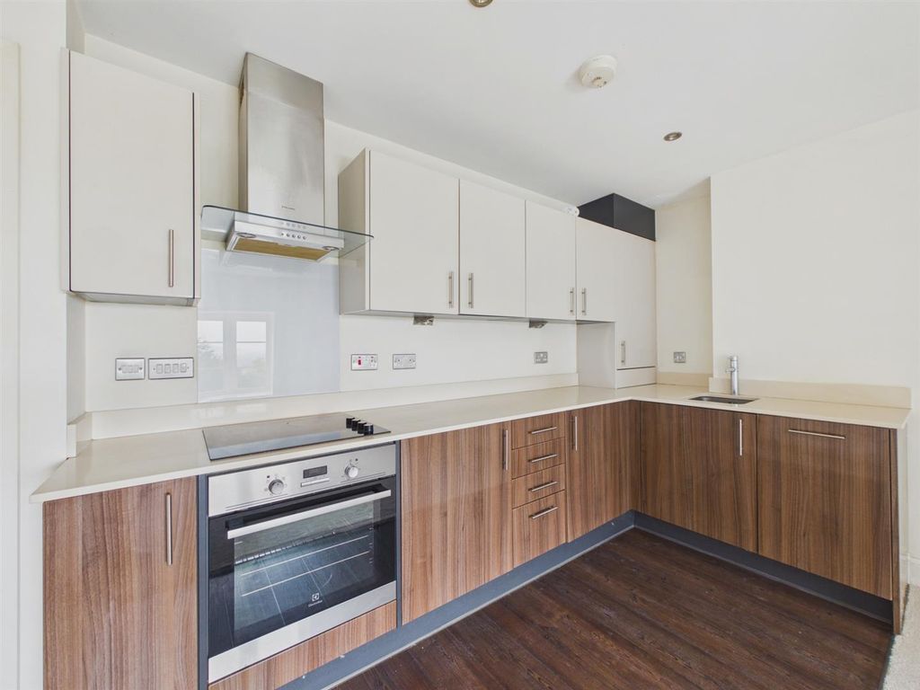 Property photo 3 of 15 Cam03972G0-Pr0494-Still006.Jpg
