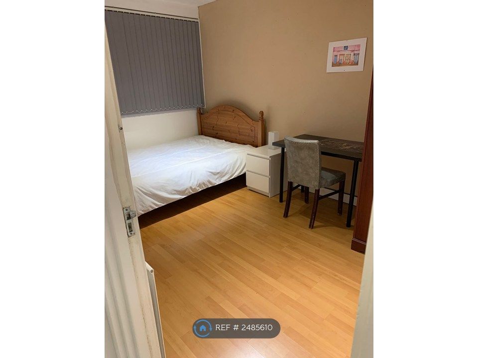 Property photo 2 of 25