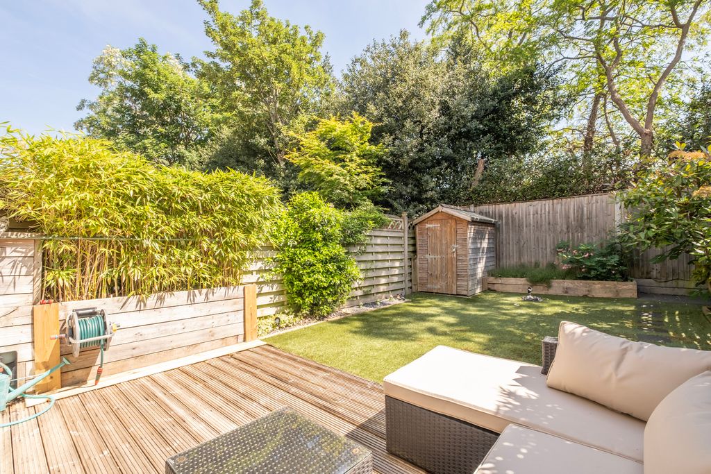 Property photo 2 of 26