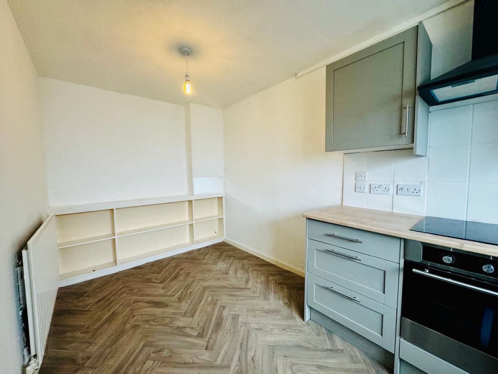 Property photo 3 of 12 Image