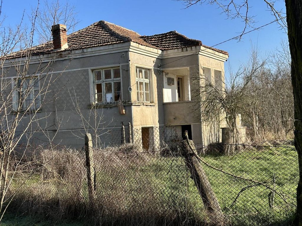 Property photo 1 of 4