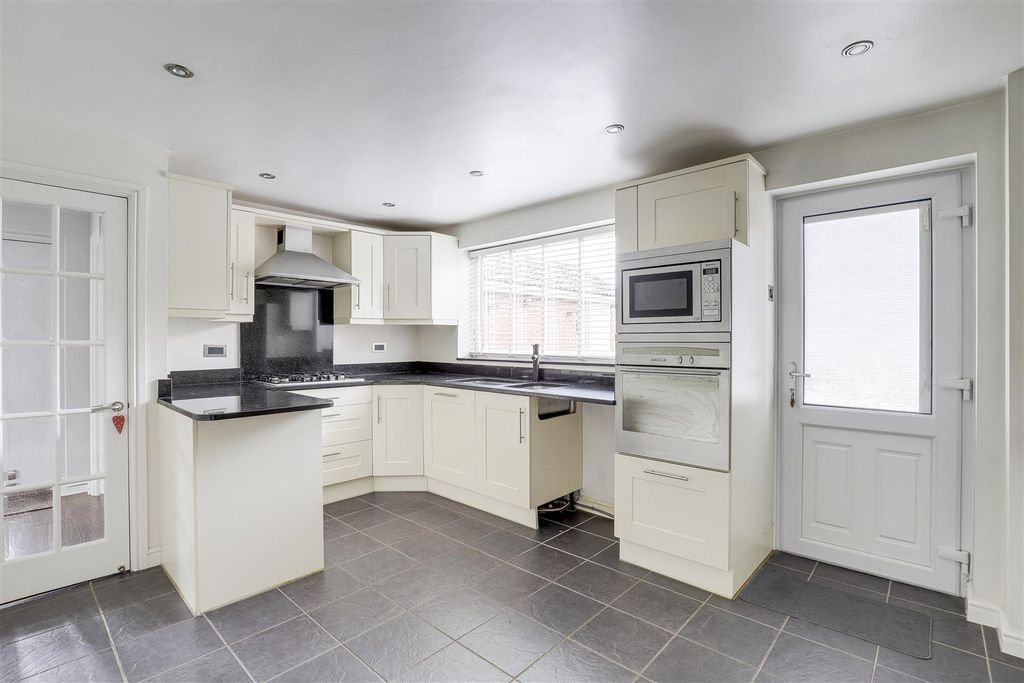 Property photo 2 of 22 2272.Jpg