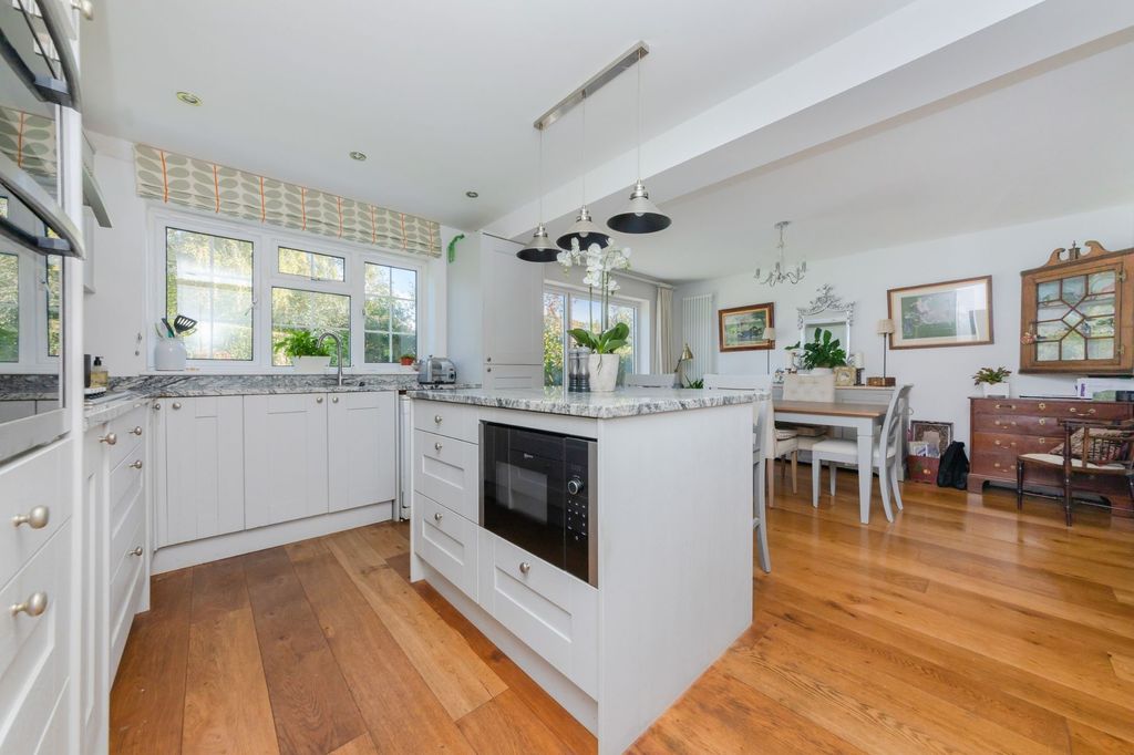 Property photo 3 of 21