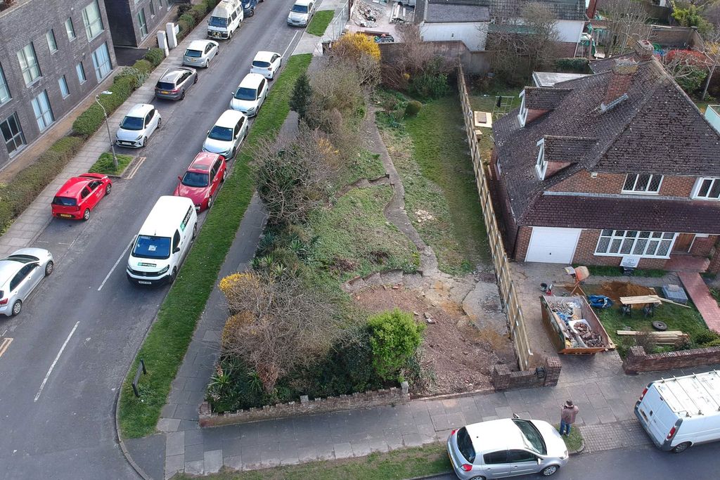 Property photo 3 of 7