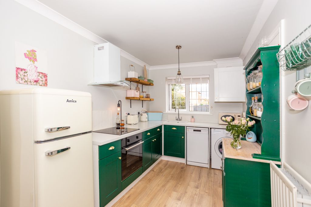 Property photo 3 of 46 Kitchen