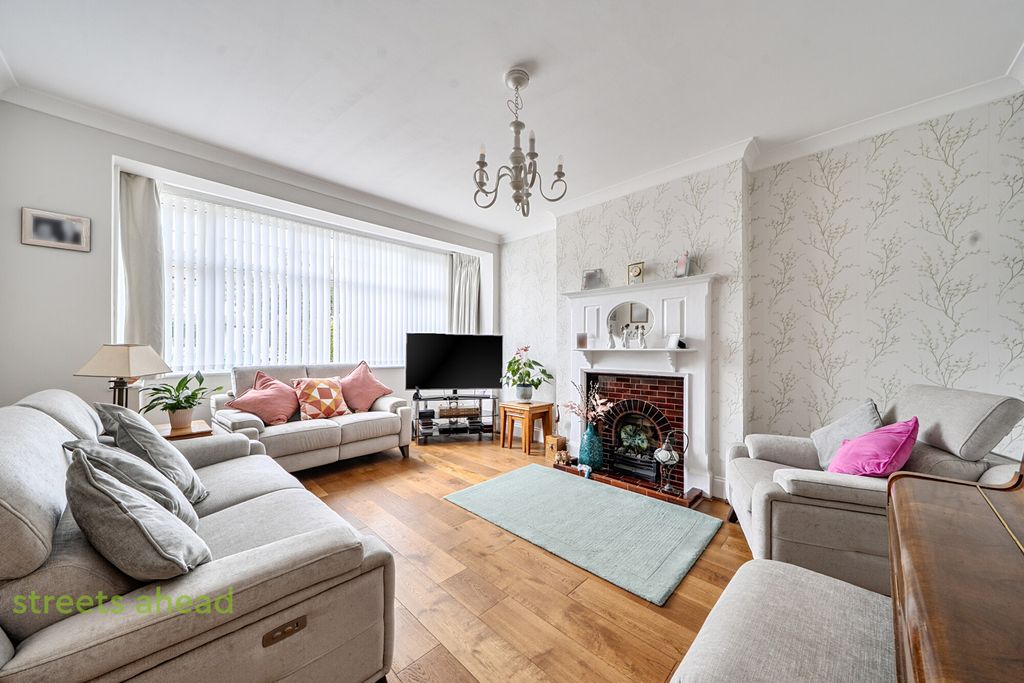 Property photo 2 of 21 d274754F-9048-4Cf...