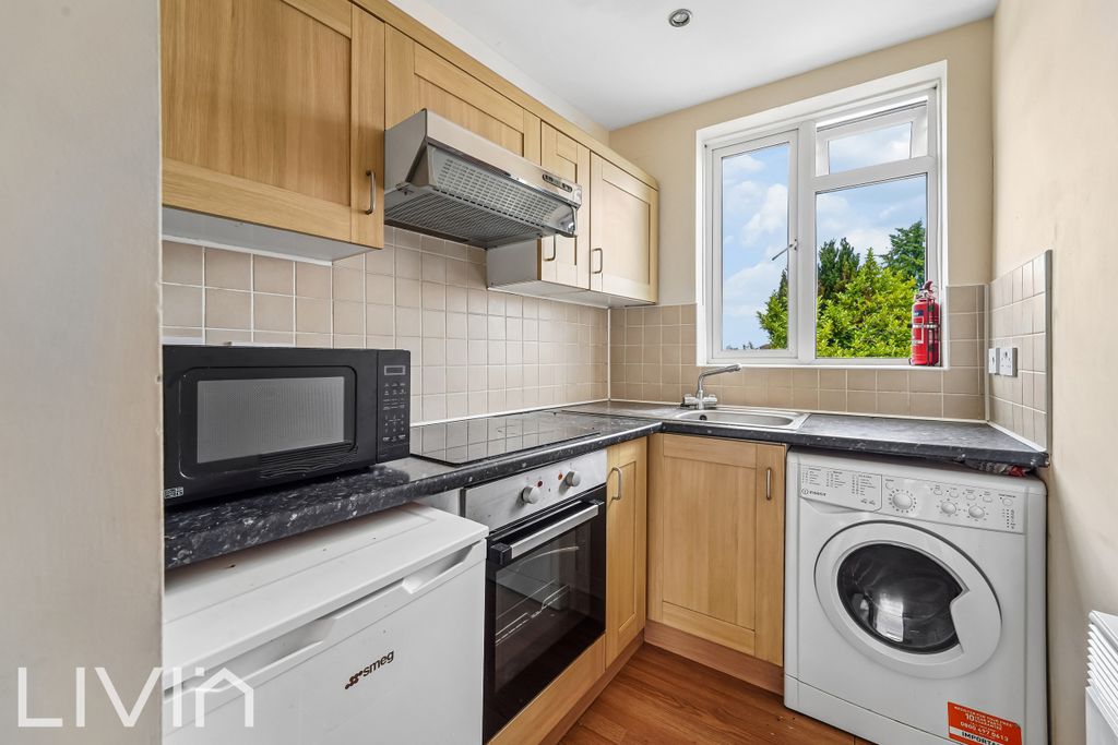 Property photo 2 of 8 3
