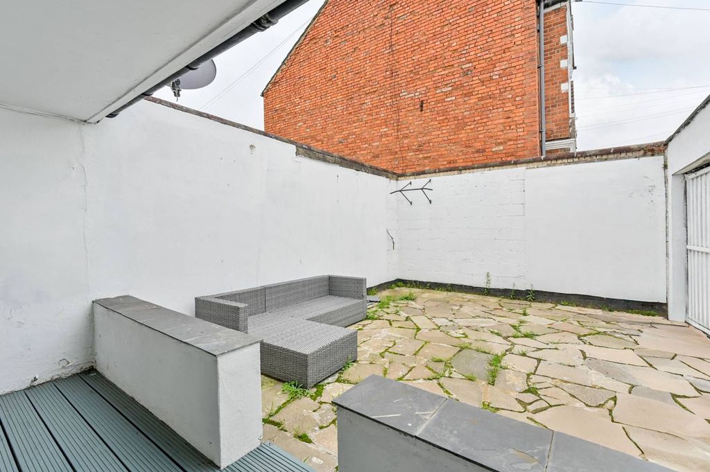 Property photo 3 of 9