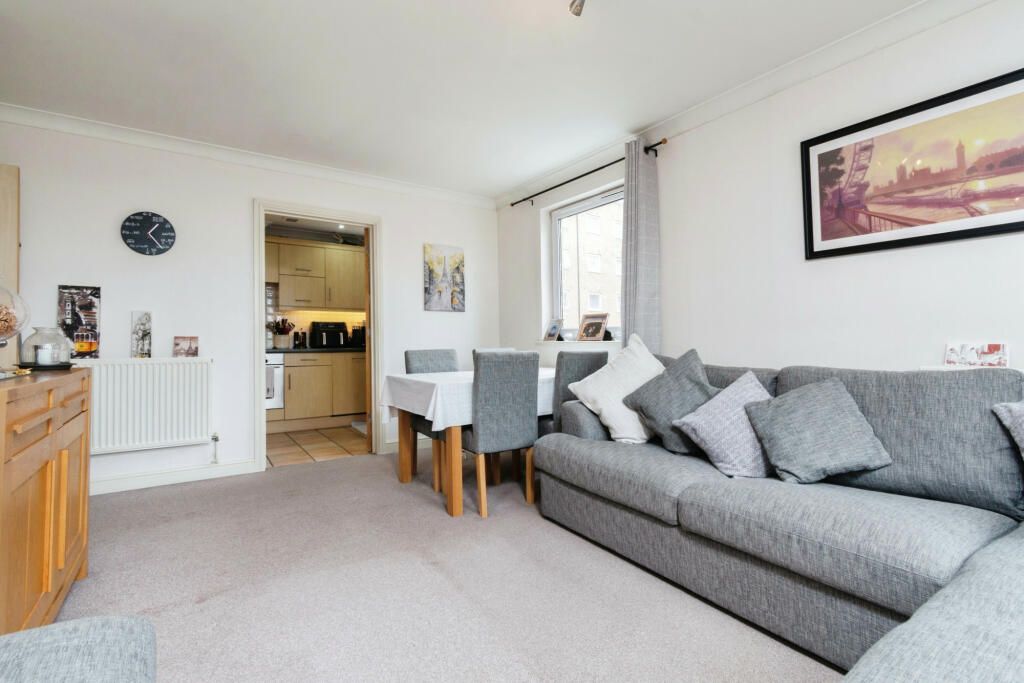 Property photo 3 of 12