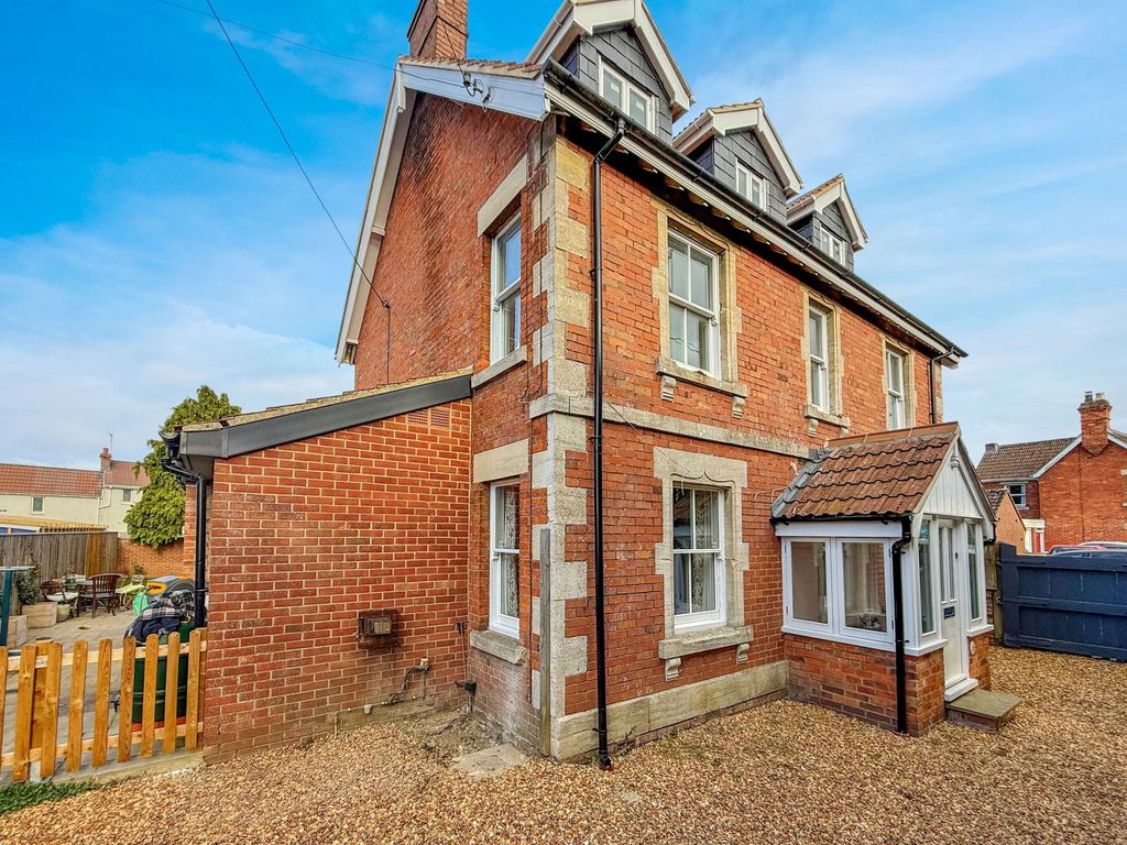 Property photo 2 of 38