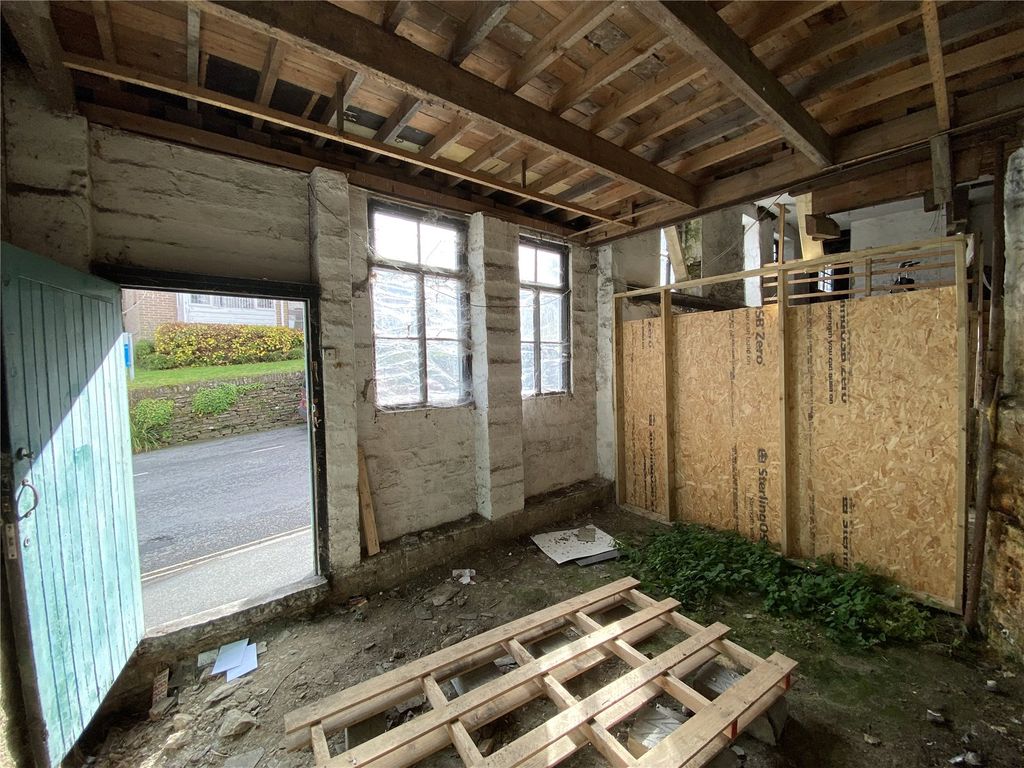 Property photo 2 of 9 Internal