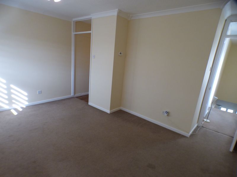 Property photo 3 of 6 Front Room
