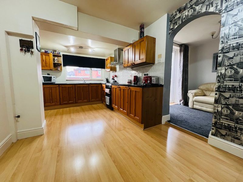 Property photo 3 of 12 Photo 5