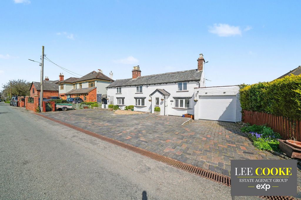 Property photo 2 of 54