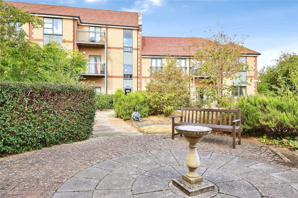 Property photo 2 of 17 Picture No. 02