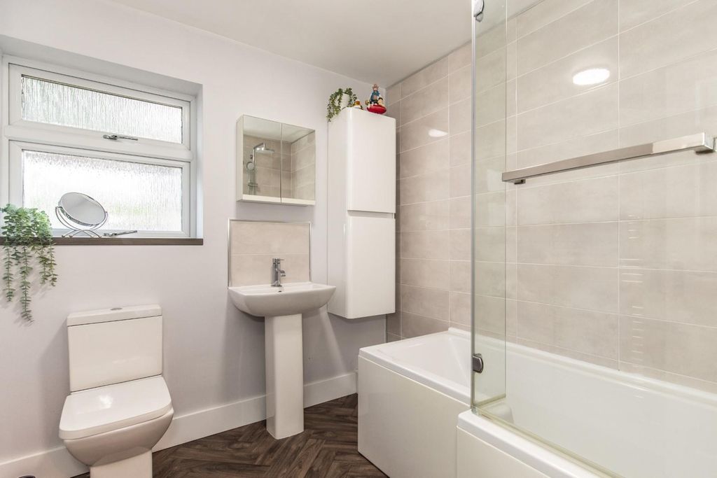 Property photo 3 of 24 Saltdean Vale46.Jpg