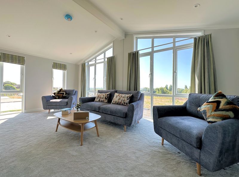 Property photo 2 of 19 Show Home
