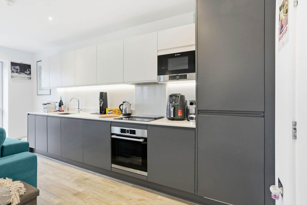 Property photo 3 of 25