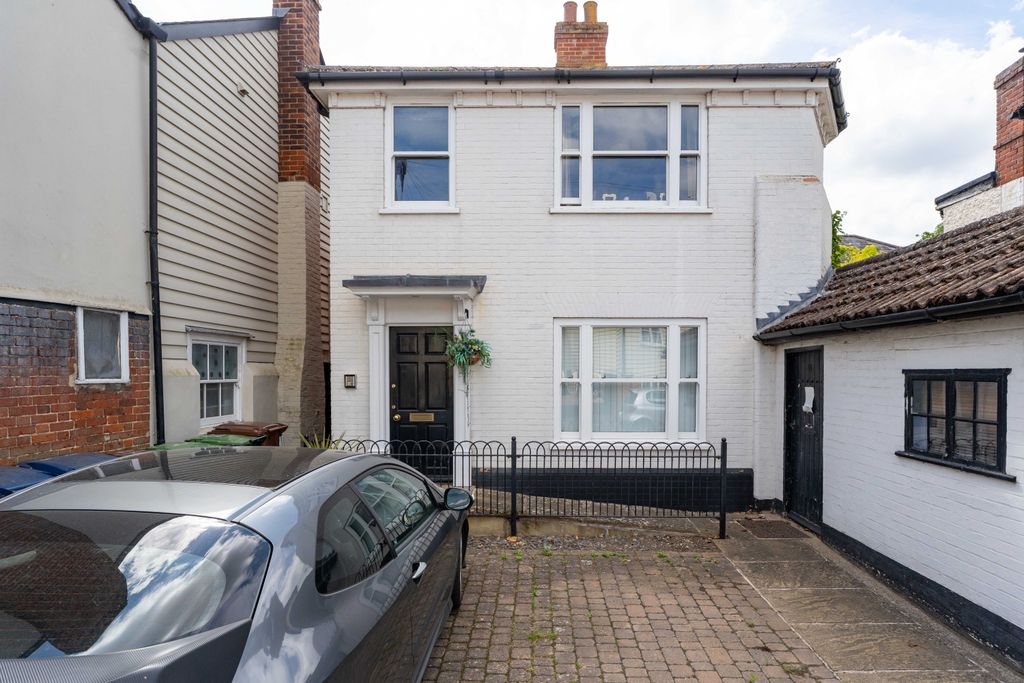 Property photo 1 of 9
