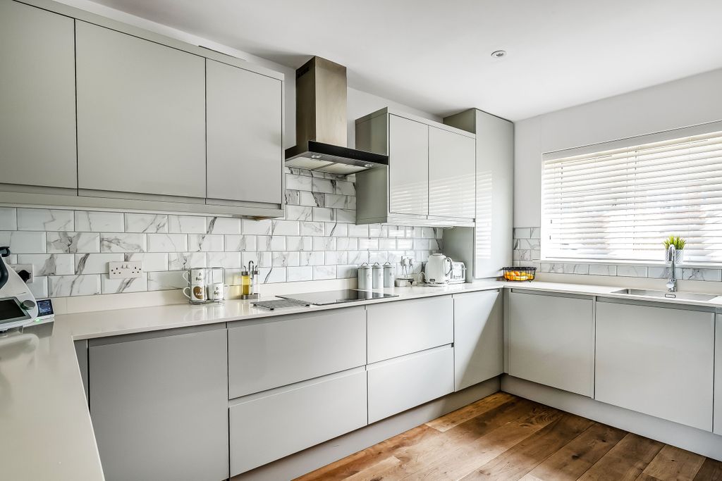 Property photo 2 of 26 7