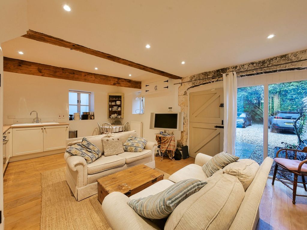 Property photo 2 of 7