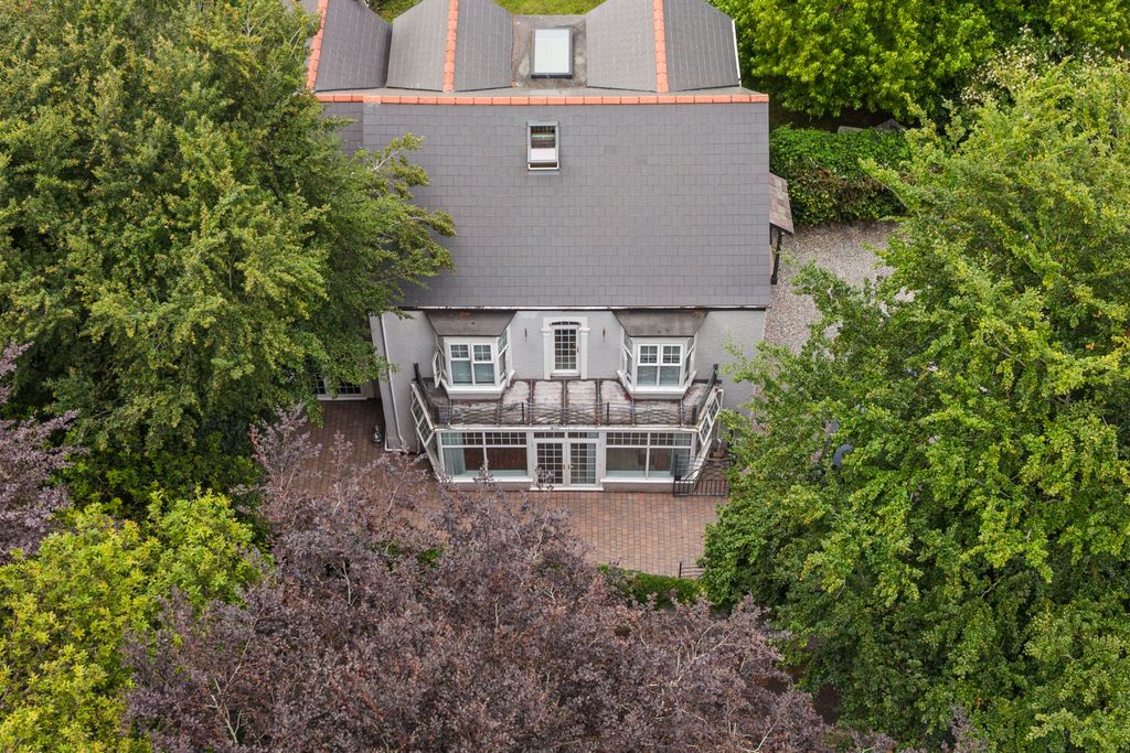 Property photo 3 of 45