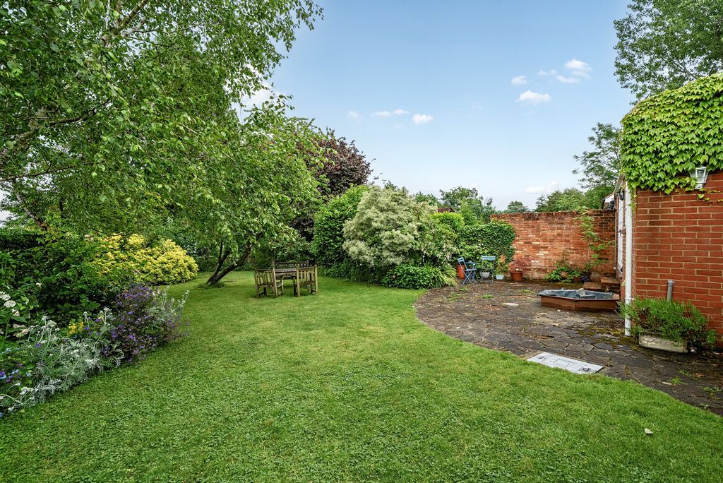 Property photo 2 of 31 1469086-41-6A26Cf...