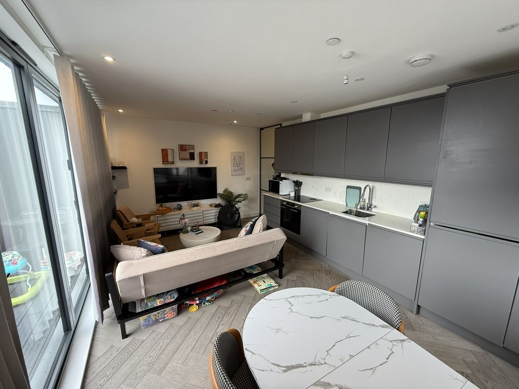 Property photo 3 of 18