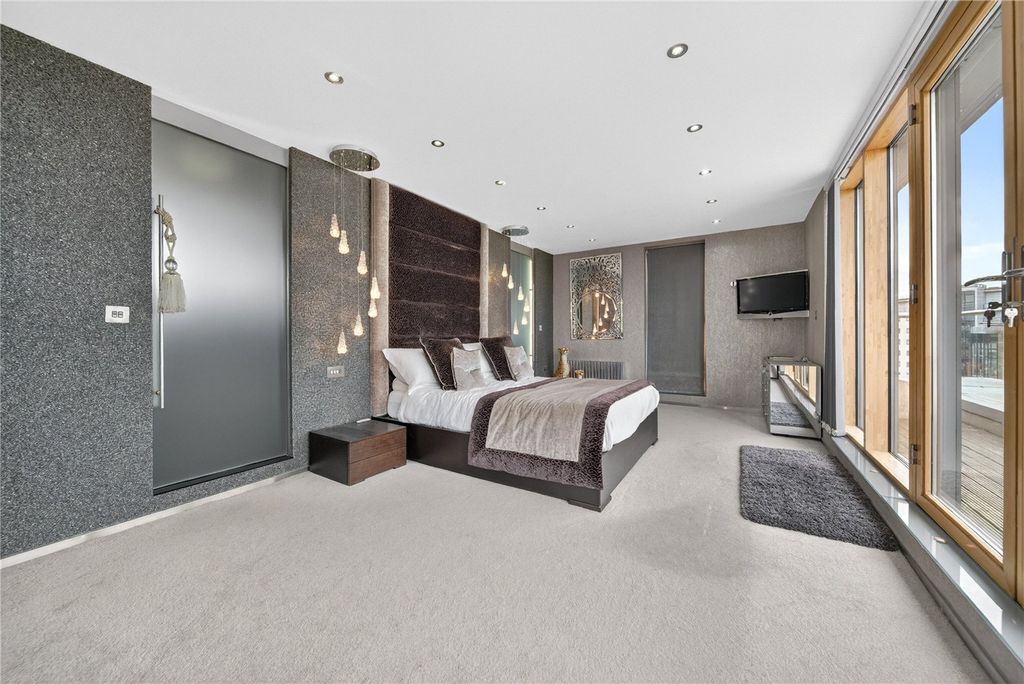 Additional image 10 of 3 bed flat for saleApartment 98, Balmoral Place, 2 Bowman Lane, Leeds, West Yorkshire LS10