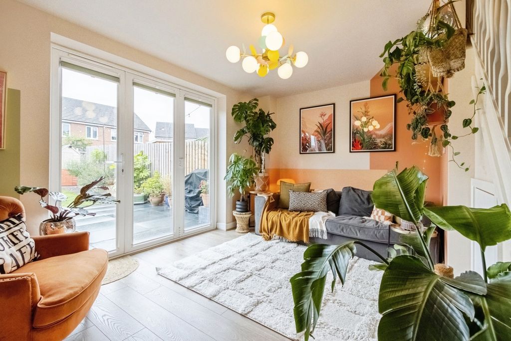 Property photo 3 of 15 Pbox-Img.Jpg