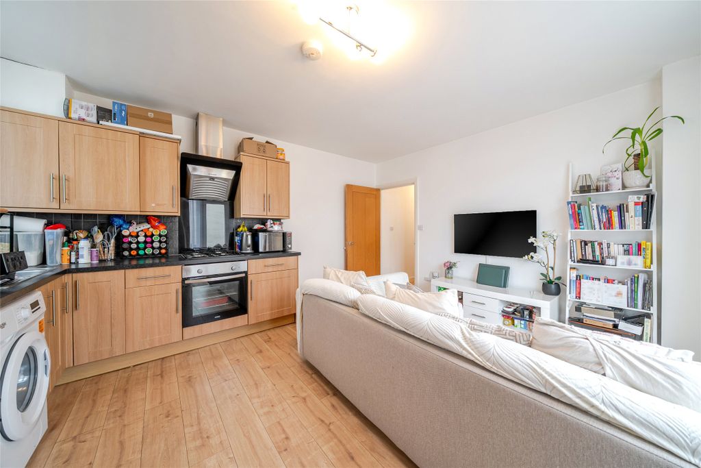 Property photo 3 of 19 Picture No. 14