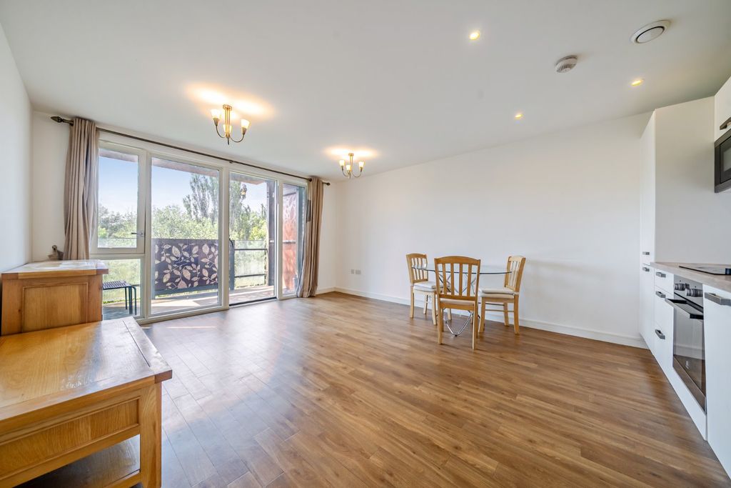 Property photo 2 of 16 Picture No. 03